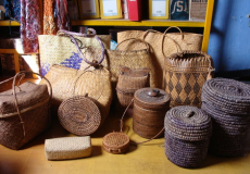 beleka Lombok traditioneel geweven manden