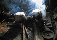koken-in-een-kleine-kampong-in-de-bergen